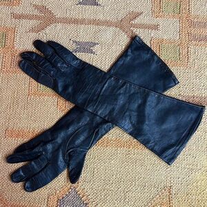 Vintage leather gloves